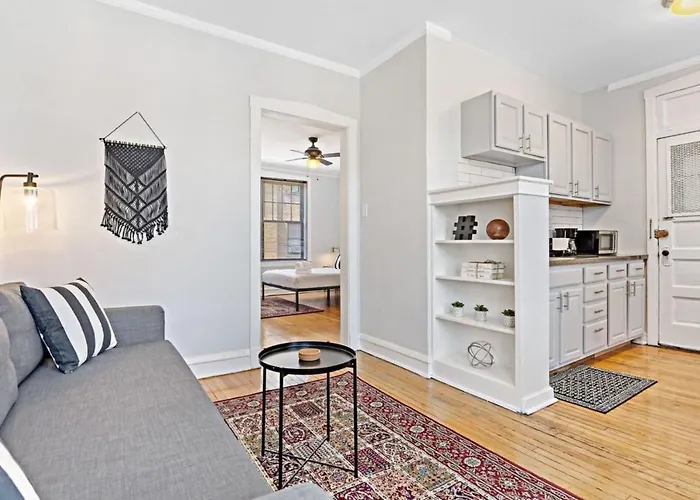 1br Modern Close To Shops & Restaurants - Belmont C6 Chicago