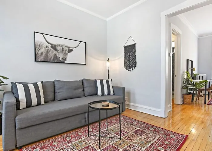 1br Modern Close To Shops & Restaurants - Belmont C6 *
