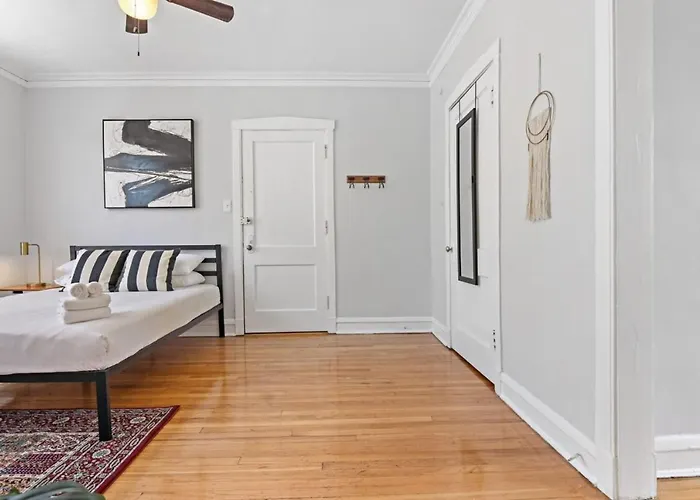 1br Modern Close To Shops & Restaurants - Belmont C6 Apartment